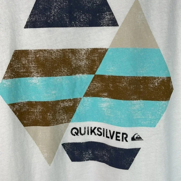 QUIKSILVER Graphic Logo T-Shirt White Crewneck Distressed Look  M - Picture 3 of 10